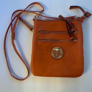 🧡 Crossbody Bag